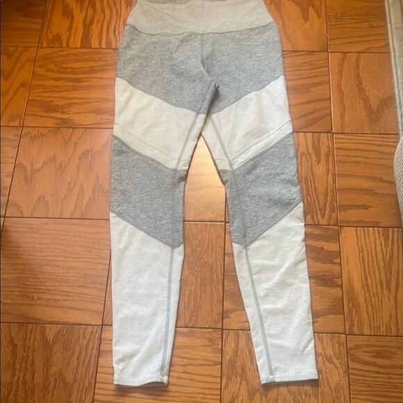 ALO Yoga size Large woman's yoga Leggings - Picture 3 of 9